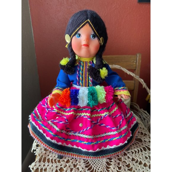 PERUVIAN DOLL - Girl In Valicha Dance Costume Dress with Hat - 12" tall - Picture 7 of 8